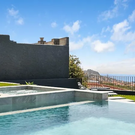 Elizabeth - The View 1 * Funchal (Madeira)